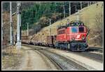 1040 004 mit Güterzug in Bruck an der Mur am 27.02.1998.