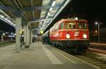 1042.23 brachte fr den planmigen Dampfzug von Wien Sdbahnhof (Ost) nach Bruck a.d. Leitha am 8.12.2012 das passende Wagenmaterial.