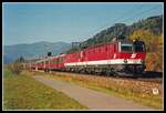 1044 277 + 1044 262 mit IC534 bei St.Georgen ob Judenburg am 19.10.2001.