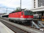 Eine 1044 wartet in Klagenfurt Hbf auf ihre nchsten Aufgaben.