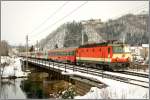 1044 092 fhrt mit Semesterzug D 15101 von Wien Sd nach Bischofshofen.