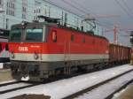 1044 042 mit GZ durch Linz. 31.01.2010