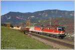 1142.705 war am 30.10.2010 fr den Vorspanndienst am Semmering eingeteilt. U.A. diesen Gterzug bespannte sie zwischen Gloggnitz und Mrzzuschlag. 2te war eine Lok der Rh. 1044. Aufgenommen wurde das Gespann auf der Apfelwiese bei Eichberg am Semmering.