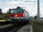 1044 066-7 als Lokzug bei der Durchfahrt durch den Bahnhof Heiligenstadt, am 08-10-2002