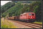 1110 001 fährt am 23.05.2000 mit einem Güterzug zwischen Bruck/Mur und Pernegg Richtung Süden.