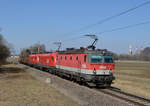 Ein Tridem bestehend aus 1144 216, 1116 196 und 1116 124 waren am 13. März 2017 mit dem aus drei Wagen besthendem Güterzug 44463 von Graz Vbf. nach Spielfeld-Straß unterwegs und wurde von mir in Wildon fotografiert.

Im Hintergrund sind die Verbundkraftwerke Mellach zu sehen