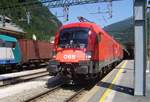 Lok 1116 052-0 mit einem Personenzug am  Brenner, 20.07.07.