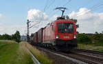 Mit einem KLV-Zug am Haken fuhr 1116 191 am 16.06.17 durch Himmelstadt Richtung Gemünden.