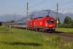 1116 268-4 zieht mit ihrere Schwester den EuroNight durch Vorarlberg auf der Umleiterstrecke nach Zürich . Zwischen Hohenems und Dornbirn. Fahrtrichtung Dornbirn. 26.6.2017