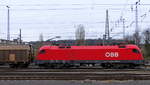 Taurus ÖBB 1116 164 von ÖBB  fährt mit einem Güterzug aus Antwerpen-Waaslandhaven(B) nach Linz-Voestalpine(A) bei der Ausfahrt aus Aachen-West und fährt in Richtung Aachen-Schanz,Aachen-Hbf,Aachen-Rothe-Erde,Stolberg-Hbf(Rheinland)Eschweiler-Hbf,Langerwehe,Düren,Merzenich,Buir,Horrem,Kerpen-Köln-Ehrenfeld,Köln-West,Köln-Süd. Aufgenommen vom Bahnsteig in Aachen-West.
Bei Regenwetter am Kalten Nachmittag vom 9.3.2018.