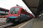 Nachdem die 1116 045  Rail Cargo Hungaria  am Mittag des 06.07.2018 von der 1116 267 und dem EC 163  Transalpin  (Zürich HB - Graz Hbf) abgekuppelt worden ist, stand sie vor dem EuroCity und