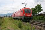Mit 20.000 PS nach Wien: 1116 117 und 202 bringen den OEC 565  ZUKUNFTSZENTRUM TIROL  von Innsbruck nach Wien Westbahnhof. (29.06.07)