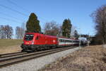 1116 265 war mit dem  EC 112  am 13. Februar 2022 bei Übersee am Chiemsee auf dem Weg nach München.