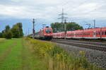 Eine Lok der Baureihe 1116 (1116-278) zieht mit Schubunterstützung einer Schwesterlok einen Eurocity in Richtung Augsburg.