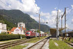 Am 9. Juli 2024 wartet 1116 130 mit der S5 4608  Karawankensprinter  in Jesenice auf die Abfahrt in Richtung Villach Hbf. 