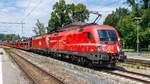 91 81 1116 016 am 15.07.2024 bei der Durchfahrt des Bahnhofs Assling in Richtung Rosenheim.