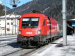 E-Lok 1116 2132-0 bei der Ankunft am Brenner. 04.02.06
