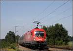 1016 039 und 1116 083 (am Zugschluss) sind mit dem OEC 113, Frankfurt(Main)Hbf - Klagenfurt Hbf, bei Ostermnchen unterwegs.