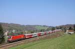 Entlastungszug D 10022 (?) wurde am 17. April 2010 in Verkehr gesetzt - Der Zug, mit 1116.002 als Tfz, wurde in Linz getrennt, die ersten 5 CS-Wagen fuhren nach Mnchen, die 5 Dosto-Wagen fuhren nach Passau weiter. Eichgraben, 17.04.2010