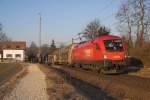 Mit der 1116 113 war am 25.02.2011 mal eine nicht ungarnfhige Lok am Audi-Zug. Abgelichtet wurde Zug in Regensburg-Prfening.