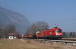 1116 029-8 hat am 5.03.11 einen gemischten Gterzug Richtung Brenner am Haken und passiert hier gerade Niederaudorf.