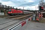 OIC 848 ist von Wien Westbf. nach Salzburg unterwegs. Die Aufnahme entstand am 14.03.2011 in Tullnerbach-Pressbaum.