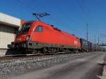 1116 034-0 schleppt bei Amstetten einen Containerzug Richtung Linz; 140225