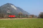 1116 030 mit einem KLV Zug am 08.03.2014 bei Schaftenau.
