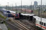 Zugunglück in Mannheim -   Aus bisher ungeklärter Ursache kam es im Gleisvorfeld des Mannheimer Hauptbahnhofs zu einer Flankenfahrt.