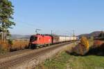 1116 271 mit gemischten Güterzug am 31.10.2015 bei Kerschhofen.