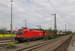 1116 262 mit gemischtem Güterzug bei der Einfahrt in München-Trudering Richtung München Laim. Aufgenommen am 04.05.2015.