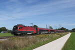 1116 208 aus Salzburg kommend am 3. Oktober 2021 bei Übersee am Chiemsee.