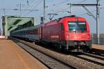 1216 228  Rail Cargo Carrier , unterwegs mit EC 77  Antonin Dvorak (Prag - Wr. Neustadt). Wien Praterkai, am 04.04.2013.