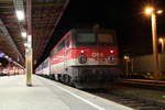 Spät in der Nacht des 17.4.2020 steht die 1142 693  Michelle  im Bahnhof Selzthal.