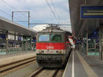 Graz. Am frühen Morgen des 16.06.2020 zog die ÖBB 1142 640 den Eurocity 164 Transalpin von Graz nach Zürich. Hier ist die Lok wieder aus Zürich in Graz eingetroffen und ändert die Fahrtrichtung, um in die Abstellung zu fahren. Leider wird diese Reihe in voraussichtlich 2-3 Jahren bei den ÖBB verschwunden sein.
