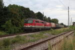 Der DG55072 von Graz Vbf nach Wien Zvb ist einer der wenigen Güterzüge die über die Pottendorfer Linie von Wampersdorf über Ebreichsdorf nach Wien Meidling und weiter über Wien Hbf nach Wien Zvb verkehren.
Aufgrund von Bauarbeiten an der Ostbahn werden zur Zeit einige Güterzüge in die Gegenrichtung ebenfalls über Ebreichsdorf umgeleitet was am 3.8.2020 den DG55072 mit 1142 684 und 1144 201 zu einem längeren Kreuzungshalt in Ebreichsdorf gezwungene hat