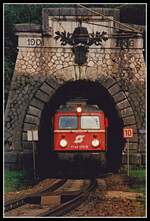 1142 576 verlässt am 14.09.2001 den Bosrucktunnel.