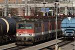 Schrottzug nach Hegyeshalom und weiter nach Rumänien. Einige 1142 und 1144 standen wenige Tage im Oktober im Wiener Donauuferbahnhof. 