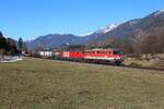 Alt und neu in Form der 1142 638 und der 1293 104 fahren am 6.3.2025 mit einem gemischten Güterzug von Bruck an der Mur Fbf nach Linz Vbf und werden in Kürze den Bahnhof Admont erreichen.