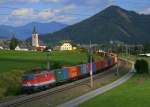 1142.628 fhrt mit einem Containerzug bei Kammern. 09.09.2008