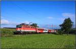 Planverkehr auf der Summerauerbahn: 1142 627 mit dem R3854 kurz vor Gaisbach-Wartberg.09.08.2010