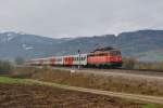 1142 564 hat am 28.10.2010 mit dem R3940 gerade eben  den Bahnhof Kirchdorf an der Krems verlassen.