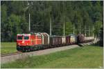 Teleaufnahme von dem blutorangen Tandem, bestehend aus 1144 040 & 1142 682 welches mit dem Gterzug 54691 von Linz nach Selzthal unterwegs war.