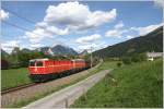 Gesuse - Das blutorange Tandem, 1144 040 und 1142 682 zieht den Erzzug 55666 von Eisenerz nach Donawitz.