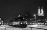 An diesem schnen Winterabend legte die  historische  1142 623 mit R 2176 in Klosterneuburg - Kierling einen Halt ein.