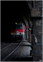 1142 618 passiert mit einem Gterzug die Galerie im Weinzettelwandtunnel.
Breitenstein.
1.12.2012