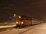 1142 567 am Abend des 30.12.2014 mit einem Regionalzug in Nussbach!