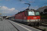 1144 029 der ÖBB hat soeben REX 1784 aus Linz nach Passau gebracht.
