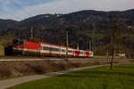 1144 046-0 mit dem Fernverkehrsregionalzug in Vorarlberg bei Schwarzach. 9.4.21