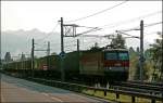 1144 239 kommt mit dem  HANGARTNER-Express , von Rostock-Seehafen nach Verona, zwischen Kiefersfelden und Kufstein zum stehen.... (05.07.2008)